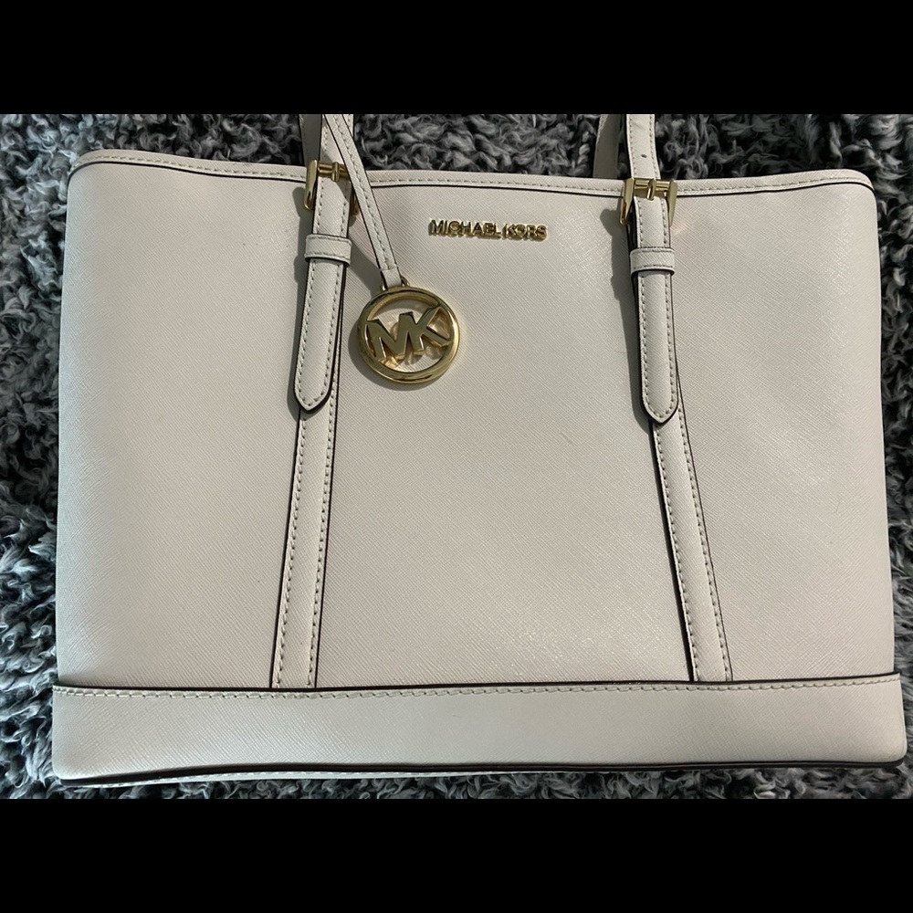White Micheal Kors purse - Picture 6 of 6